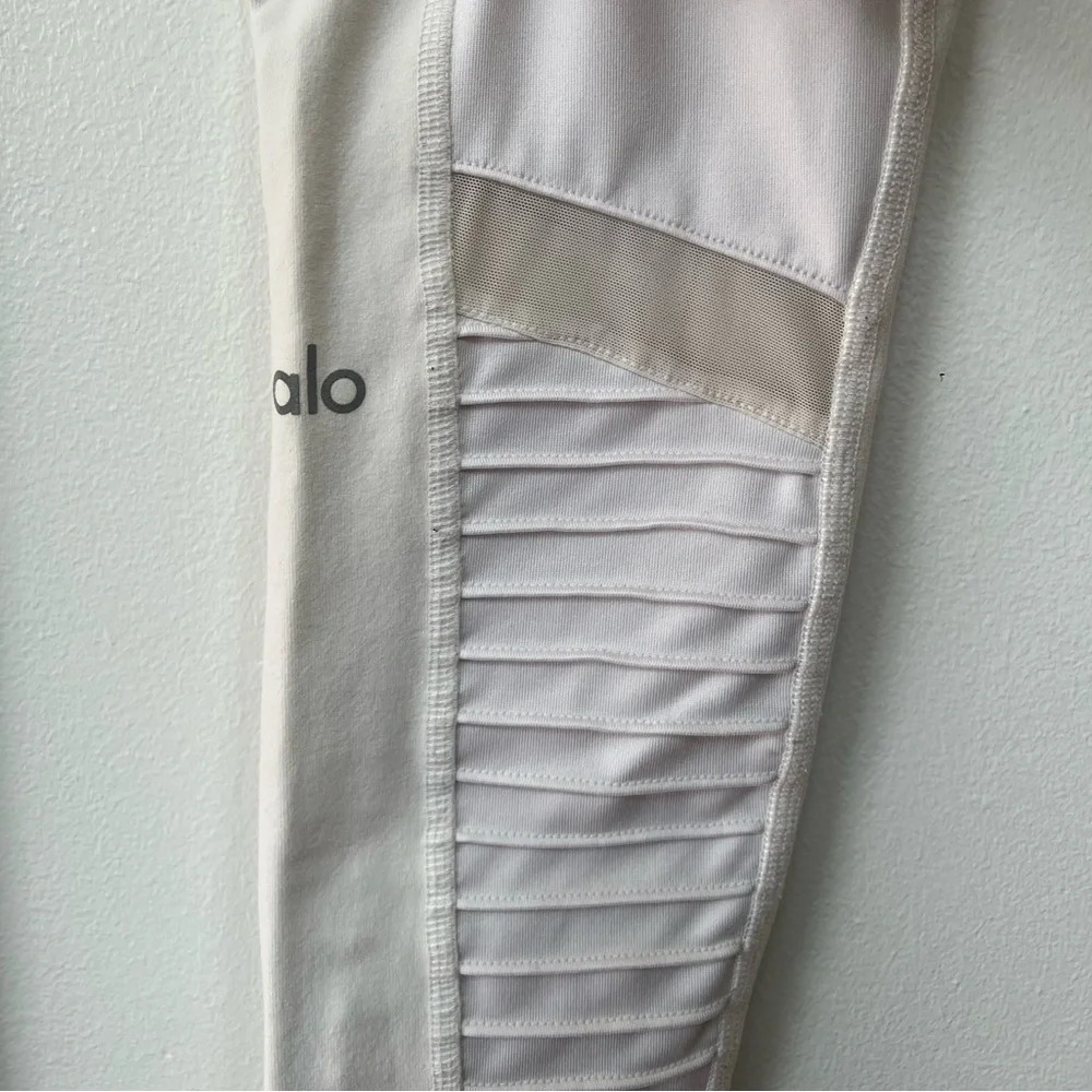 Alo High-Waist Moto Legging in White/White Glossy